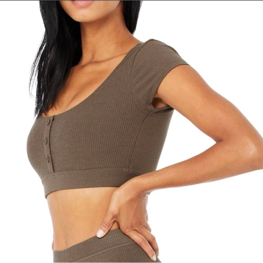 Alo Yoga Blissful Henley Ribbed Crop Top Brown Short Sleeve Built-in Bra Medium